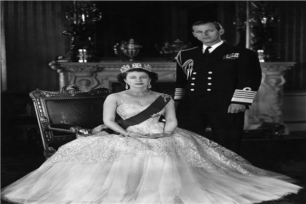 المكلة اليزابيث الثانية وزوجها الأمير فيليب