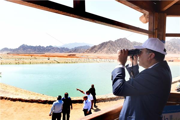 رئيس الوزراء يتفقد مشروع رفع كفاءة بحيرات الأكسدة