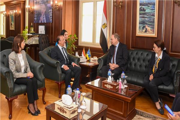 محافظ الإسكندرية يناقش تأثير التغيرات المناخية مع سفير الاتحاد الأوروبي 