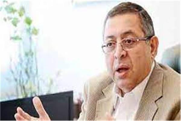  الدكتور هاشم بحرى أستاذ الطب النفسى بجامعة الأزهر