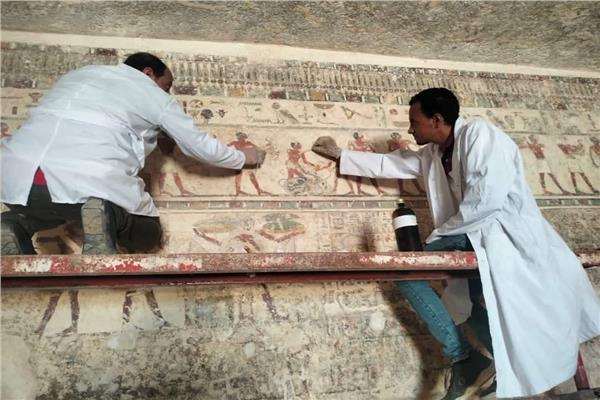 ترميم المقابر الأثرية بمنطقة آثار بني حسن 