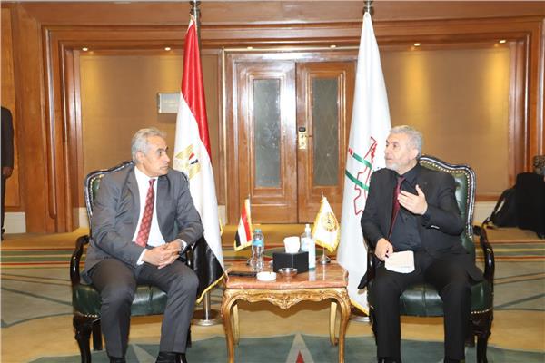 وزير القوى العاملة مع مصطفى بيرم وزير العمل اللبنانى