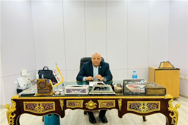 الدكتور أيمن محمود عثمان، رئيس جامعة أسوان