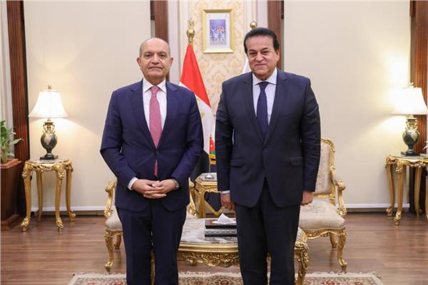 وزير الصحة يستقبل سفير الأردن