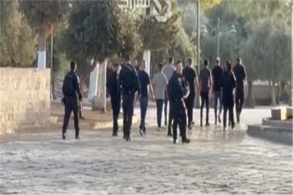 أفواج المستوطنين في حماية شرطة الاحتلال