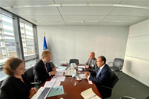 سفير مصر في بروكسل يناقش مع مسئولى المفوضية الأوروبية 