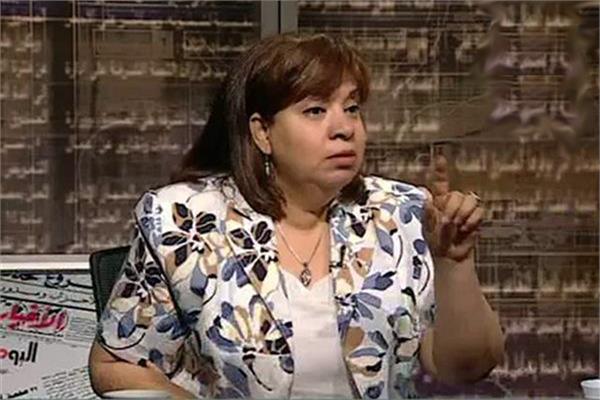 الكاتبة الصحفية منال لاشين