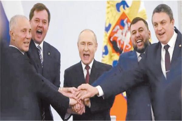 بوتين يحتفل مع قادة مناطق شرق أوكرانيا بالضم