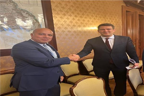 لقاء سفير مصر في المجر مع وزير الدولة المجري للتعليم العالي