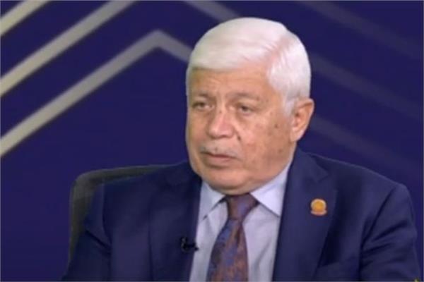 اللواء محمد الغباري مدير كلية الدفاع الوطني الأسبق