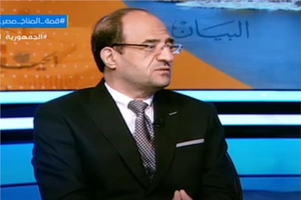 الدكتور ممدوح إسماعيل، وكيل كلية الاقتصاد والعلوم السياسية بجامعة القاهرة