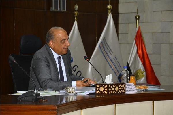  المهندس محمود عصمت، وزير قطاع الأعمال العام