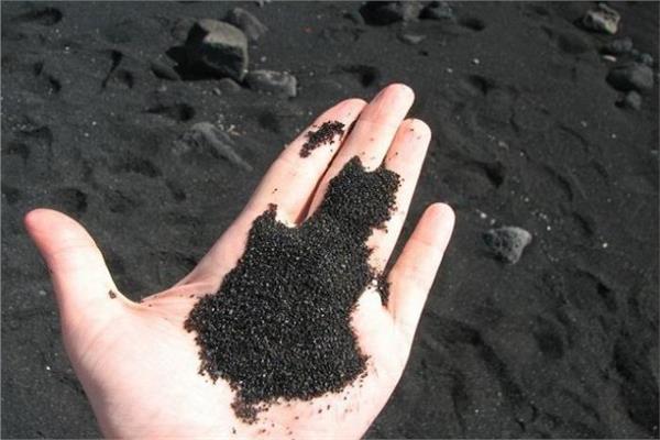 صورة ارشيفية..الرمال السوداء