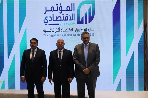 وزير النقل يشهد توقيع مذكرة تفاهم بإنشاء شركة مساهمة مصرية لتشغيل قطار كهربائي جديد