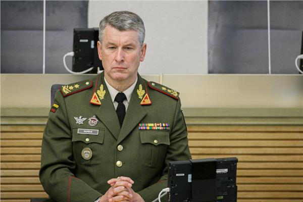 قائد القوات المسلحة الليتوانية، فالديماراس روبشيس