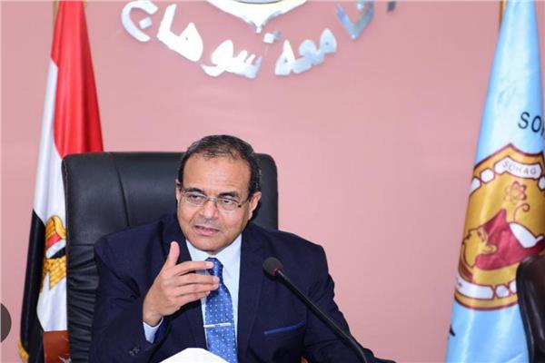  الدكتور مصطفي عبد الخالق رئيس جامعة سوهاج 