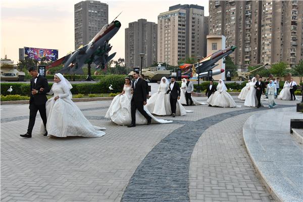 المنطقة المركزية العسكرية تنظم حفل زفاف جماعى لـ10 شاب وفتاة