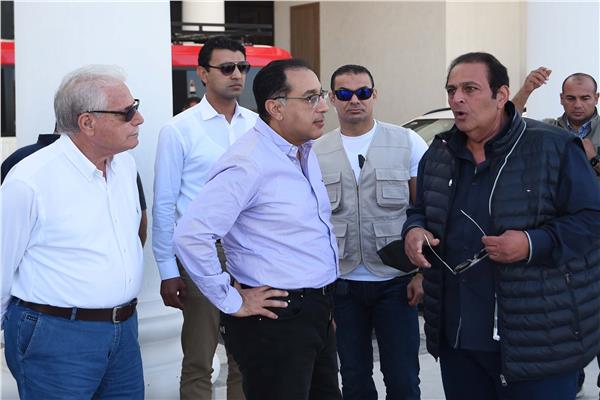 رئيس الوزراء يتفقد عددا من المشروعات الفندقية بشرم الشيخ 