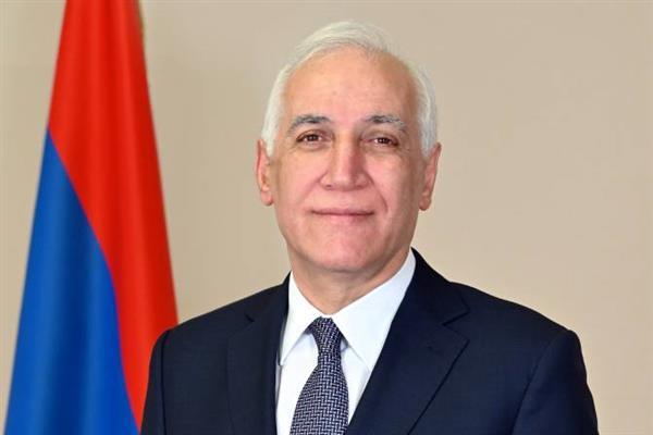 رئيس جمهورية أرمينيا فاهاجن خاتشاتوريان