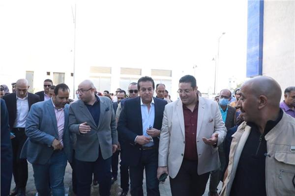 وزير الصحة يزور مستشفى بني سويف التخصصي ويوجه بتفعيل العيادات المسائية بانتظام 