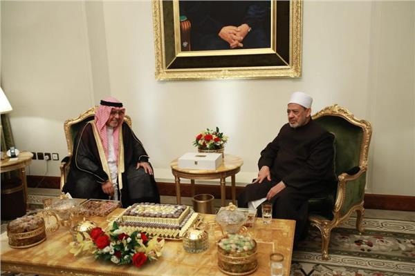شيخ الأزهر ونائب رئيس المجلس الأعلى للقضاء البحريني 