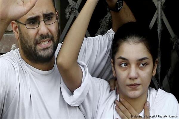 برلماني: علاء عبدالفتاح أصبح عميل برخصة بشهادة شقيقته