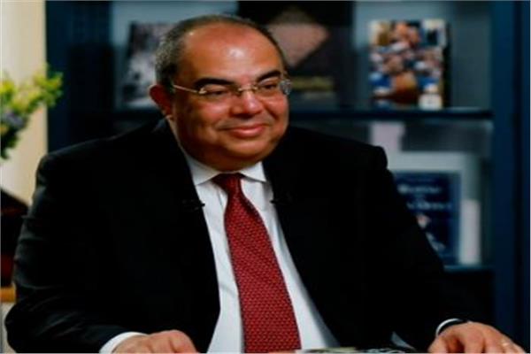 د. محمود محيى الدين رائد المناخ للرئاسة المصري