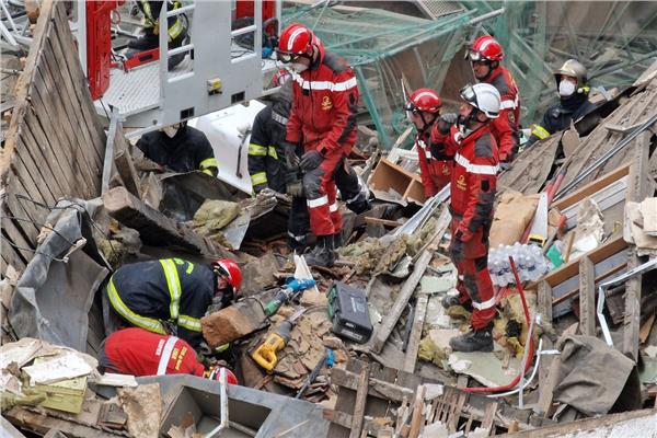 العثور على جثة تحت أنقاض مبنيين انهارا في مدينة ليل الفرنسية