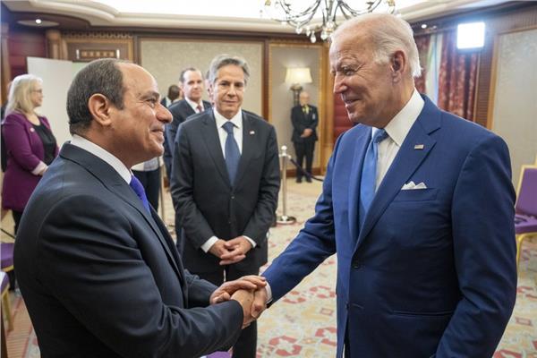 الرئيسان المصري والأمريكي في قمة المناخ بشرم الشيخ