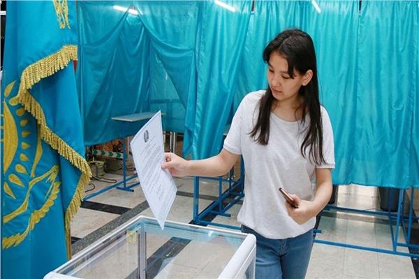 فتح مراكز الاقتراع للانتخابات الرئاسية في كازاخستان    