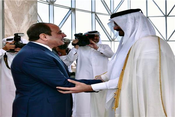  نائب أمير قطر يستقبل الرئيس السيسي بمطار الدوحة