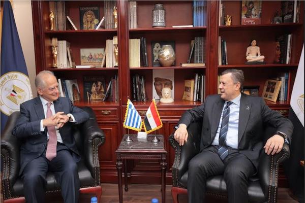 وزير السياحة والآثار يستقبل سفير دولة اليونان بالقاهرة