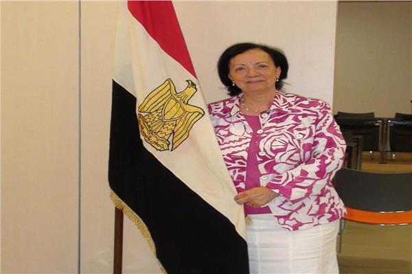الدكتورة فوزية العشماوي رئيس قسم الدراسات العربية