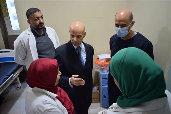 وكيل وزارة الصحة بالشرقية يتفقد  مستشفي أبوحماد المركزي
