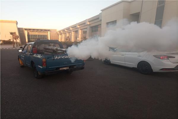 حملات مكبرة لمكافحة البعوض والذباب بأحياء مدينة سفاجا