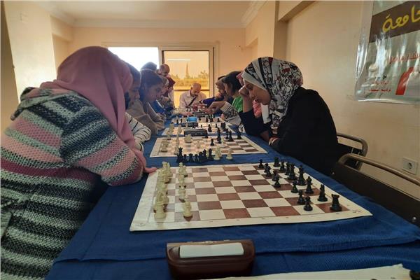 صيدلة سوهاج تحصد المركز الأول في  بطولة الشطرنج