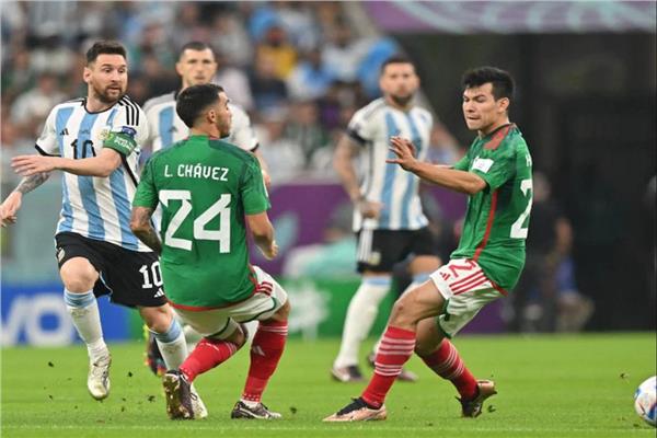 صورة من مباراة الأرجنتين والمكسيك 