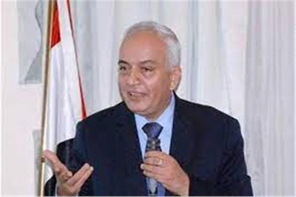 وزير التربية و التعليم  رضا حجازي