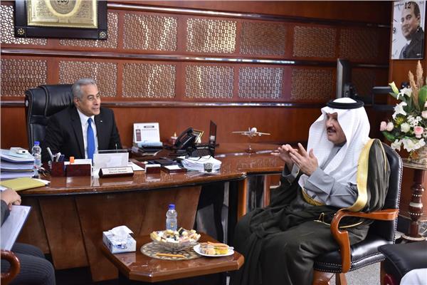 وزير القوى العاملة خلال لقاءه سفير المملكة العربية السعودية