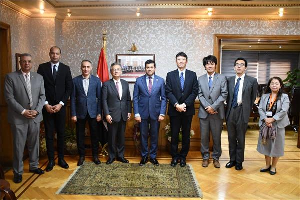 وزير الشباب والرياضة يستقبل السفير الياباني بالقاهرة 