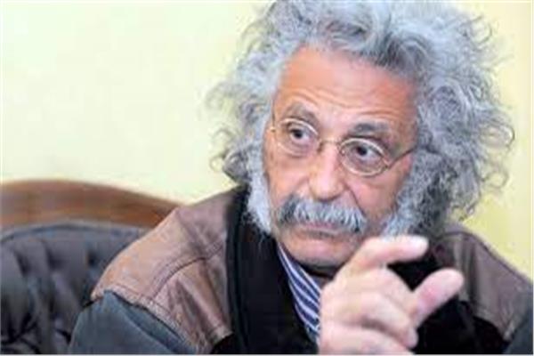 د. حسين خيري نقيب الأطباء 