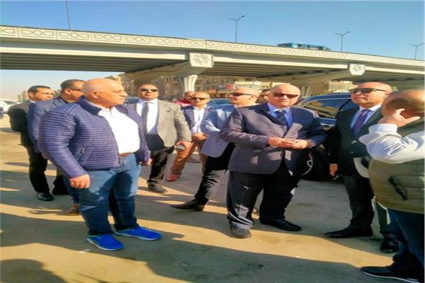 محافظ القاهرة يتفقد الموقف النموذجي الجديد للميكروباصات