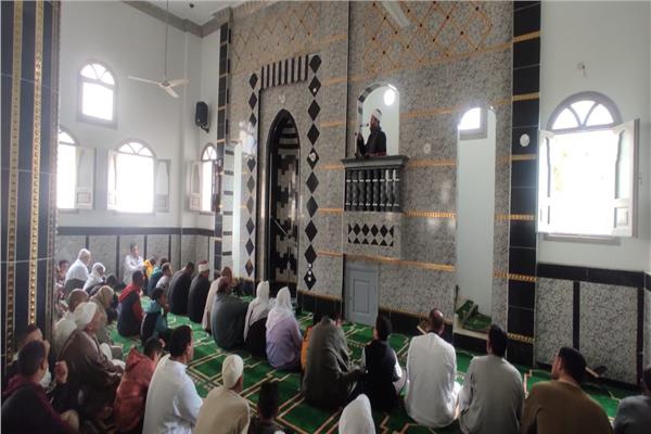 صلاة الجمعة بأحد المساجد الجديدة