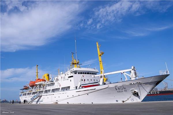 ميناء دمياط يستقبل السفينة " عايدة ٤ "