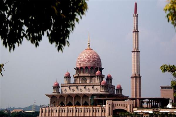 أقدس المساجد  «مسجد بوترا» في ماليزيا