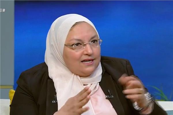 الدكتورة منى الشيخ أستاذ الطب النفسي بكلية الطب في جامعة عين شمس