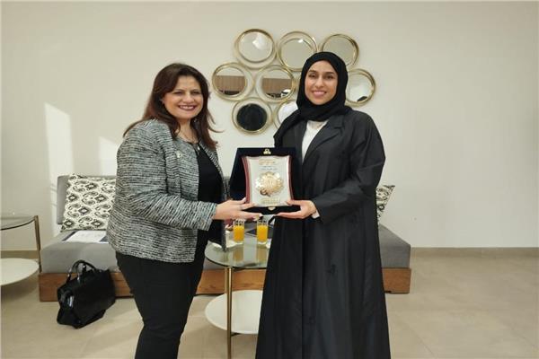 وزيرة الهجرة تلتقي وزيرة تنمية المجتمع الإماراتية