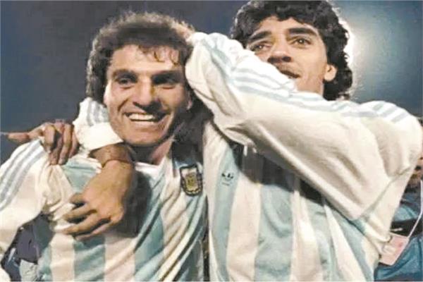 سيرخيو فاسكيز مع مارادونا