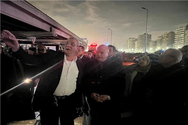 محافظ القاهرة في موقع الحادث