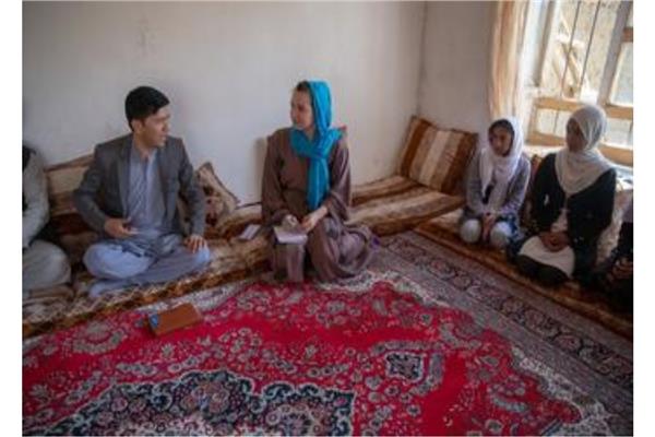 حركة طالبان تمنع النساء من التعليم الجامعي و العمل 